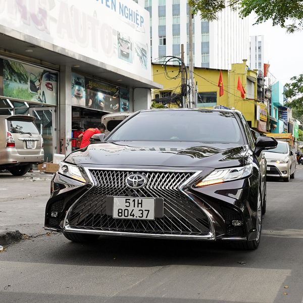 Thay Mặt Ga Lăng Mẫu Lexus Và Lip Sau Theo Xe Toyota Camry 2019