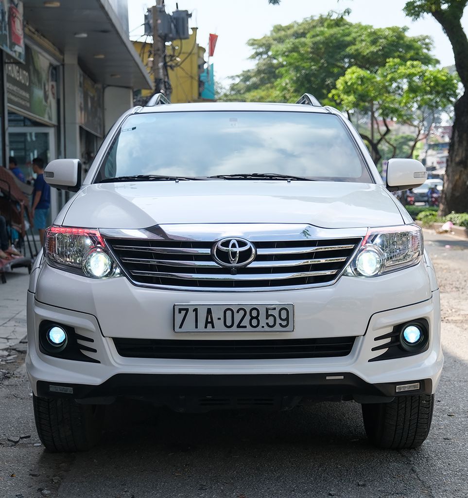 Chi tiết Toyota Fortuner 2016 giá 762 triệu đồng