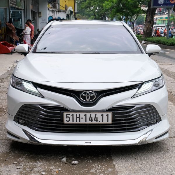 Độ Body Lip Chính Hãng Cho Toyota Camry 2019 Tại TPHCM