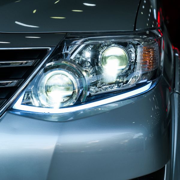 Độ cặp BI LED và LED mí Mica cho Toyota Fortuner tại TPHCM