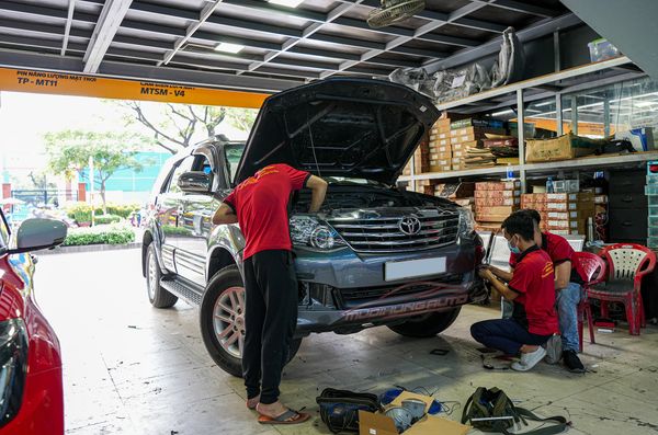 Độ Đèn Bi LED Laser AES Cho Đèn Gầm Xe Toyota Fortuner 2014