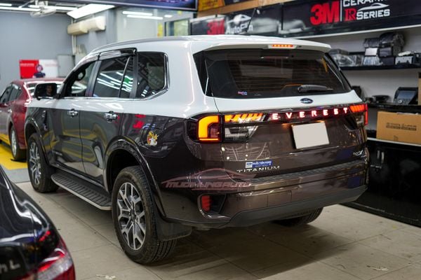 Độ Đèn LED Gầm Sau Cho Xe Ford Everest 2023