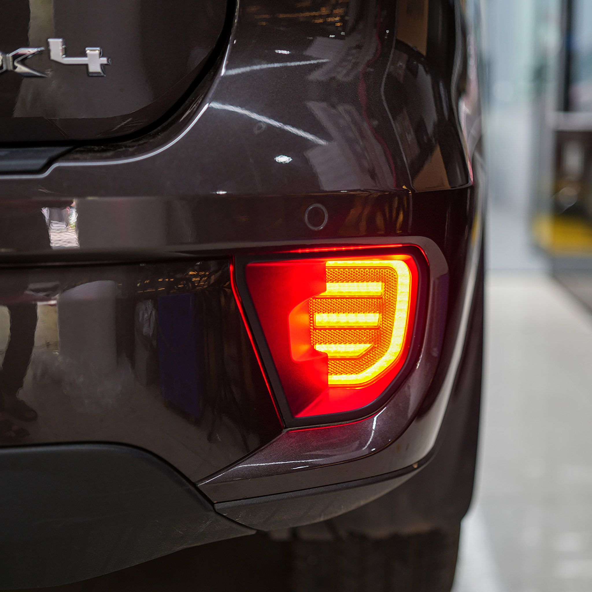 Độ Đèn LED Gầm Sau Cho Xe Ford Everest 2023 Mười Hùng Auto