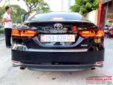 Xe Toyota Camry Thêm Phần Thu Hút Với Cụm Đèn Hậu Kiểu Lexus Cao Cấp