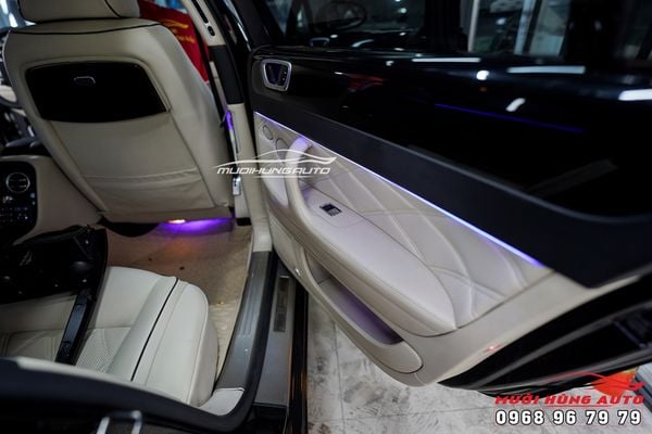 Nâng Cấp Option LED Nội Thất Đổi Màu Sang Chảnh Cho Xe Bentley