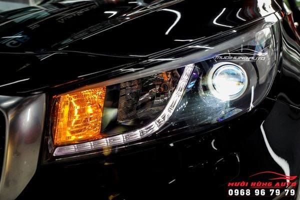 Độ Bi LED Đèn Pha Và Đèn Gầm Hiệu Aozoom Cho Kia Sedona Tại TPHCM