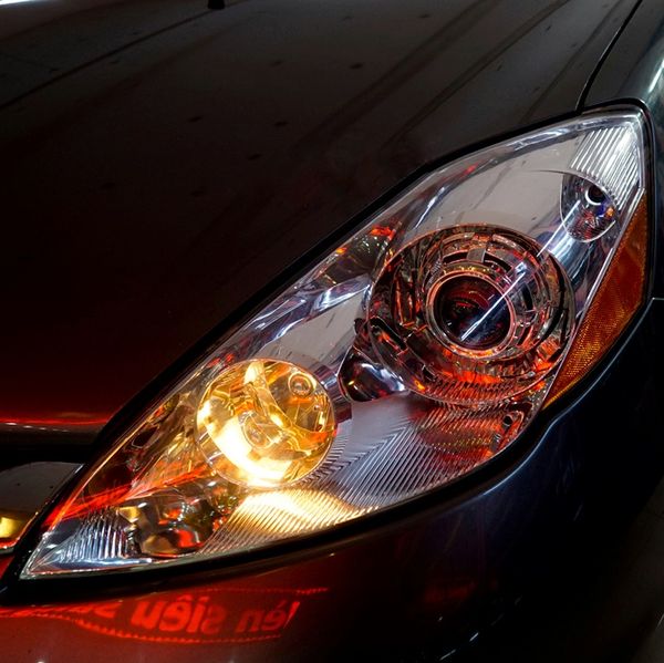 Độ đèn xe Toyota Sienna 2010 - 2012