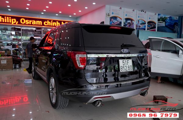 Độ Đuôi Pô Akrapovic Siêu Đẹp Cho Xe Ford Explorer