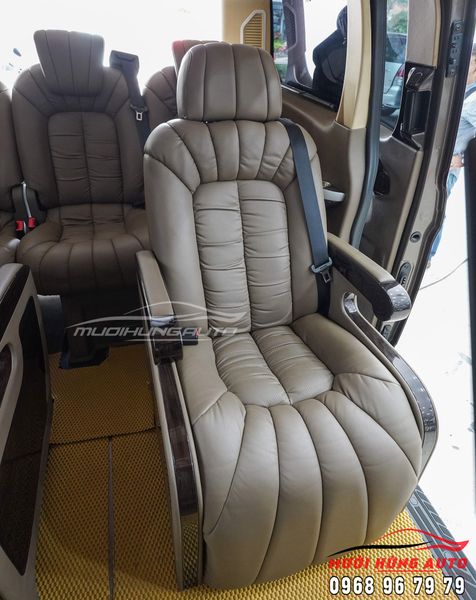 Độ Ghế Limosine Sang Chảnh Cho Xe Ford Tourneo