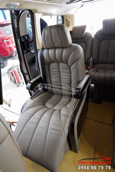 Độ Ghế Limosine Sang Chảnh Cho Xe Ford Tourneo