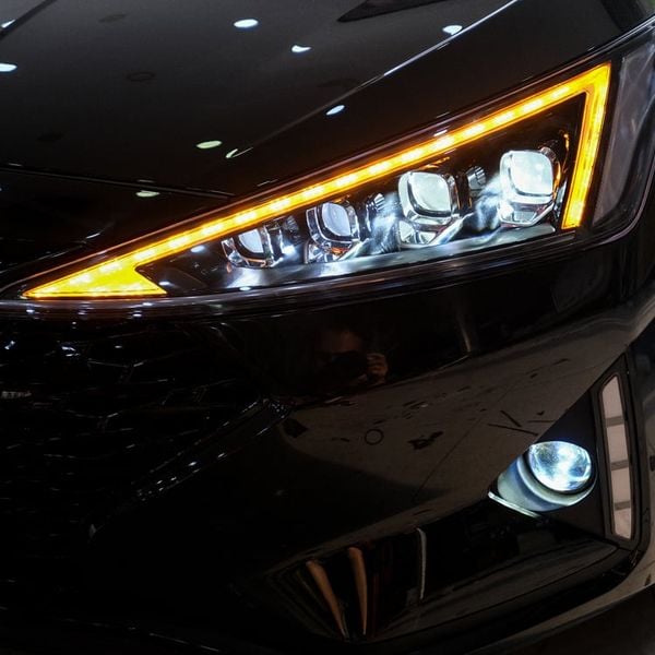 Độ LED Mí Đèn Pha Và Bi Gầm Xe Hyundai Elantra 2020