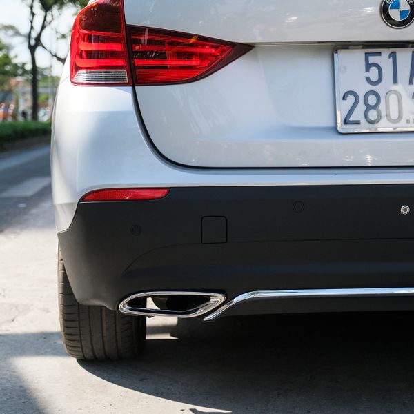 Độ lip pô xe BMW X1 mẫu Mer cao cấp