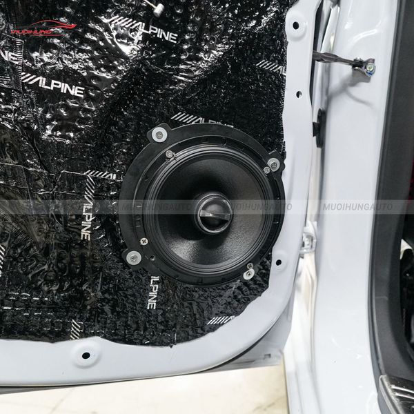 Độ Loa Cánh Ô Tô Mitsubishi Attrage 2023