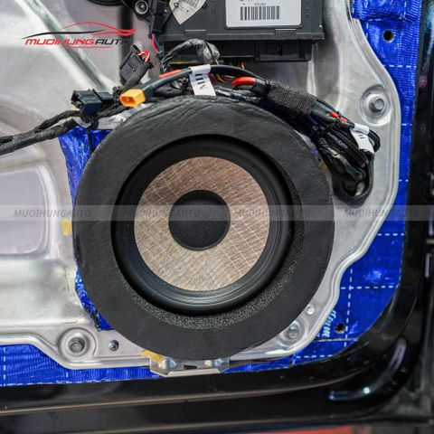 Độ loa cánh ô tô Bentley