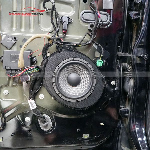 Độ Loa Cánh Ô Tô Ford Explorer