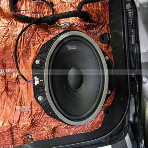 Độ loa cánh ô tô Ford Ranger