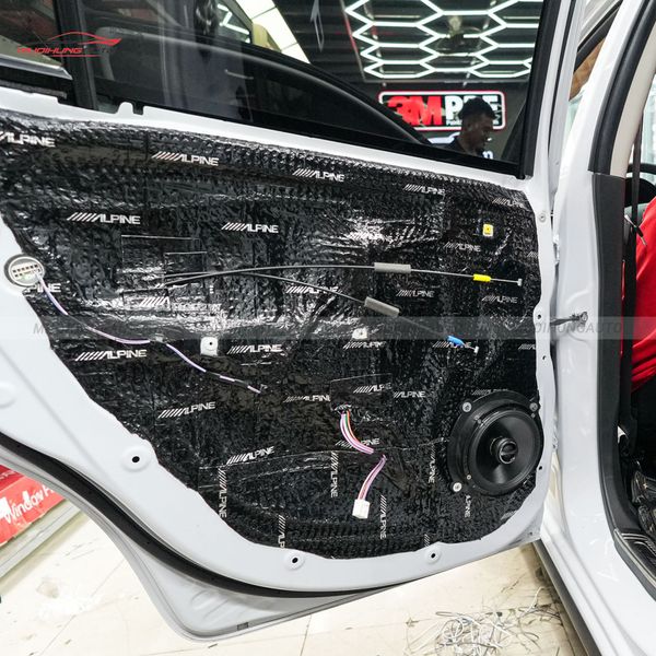 Độ Loa Cánh Ô Tô Mitsubishi Attrage 2023