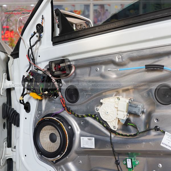 Độ Loa Cánh Ô Tô Mercedes E250