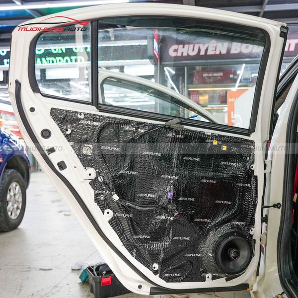 Độ Loa Cánh Ô Tô Honda City 2014