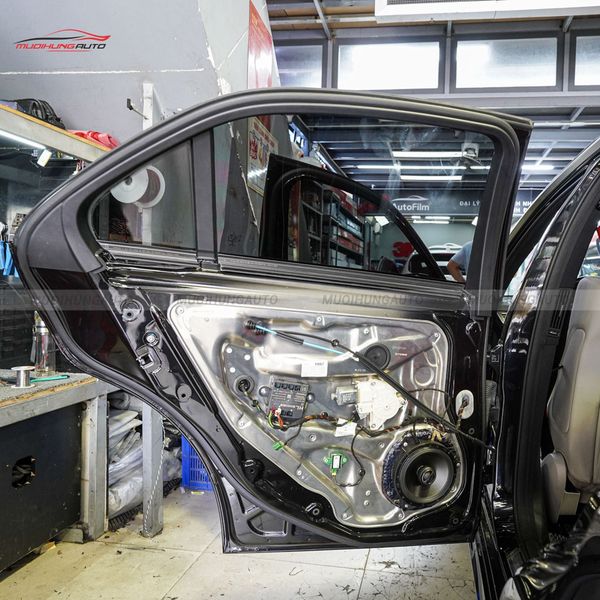 Độ Loa Cánh Ô Tô Mercedes E200 2015