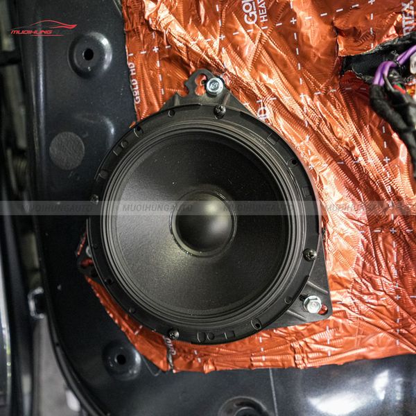 Độ Loa Cánh Ô Tô Mitsubishi Outlander