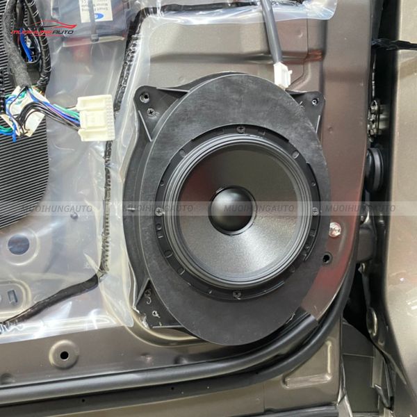 Độ Loa Cánh Ô Tô Subaru Forester