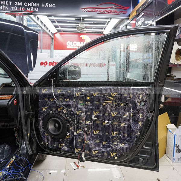 Độ Loa Cánh Ô Tô Toyota Camry 2008