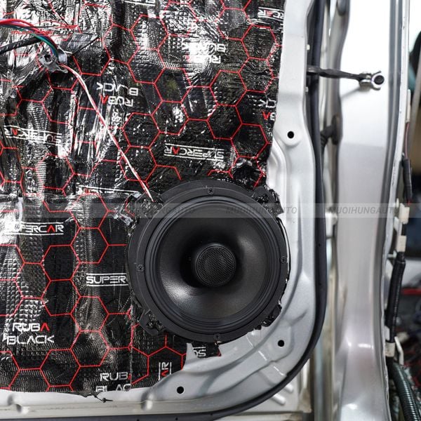 Độ Loa Cánh Ô Tô Toyota Fortuner 2014