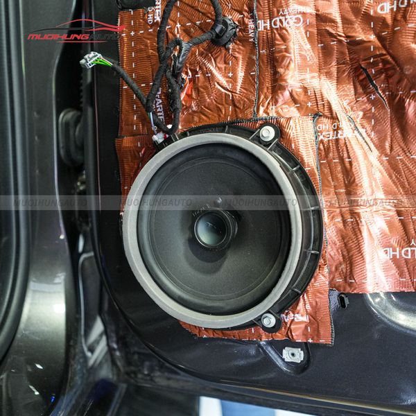 Độ Loa Cánh Ô Tô Ford Ranger