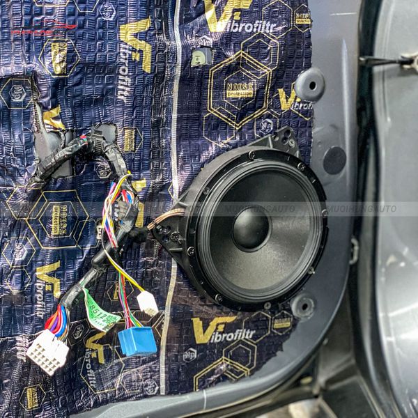 Độ Loa Cánh Ô Tô Mitsubishi Outlander 2020