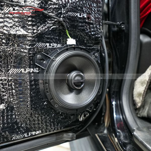 Độ Loa Cánh Ô Tô Chevrolet Colorado 2019