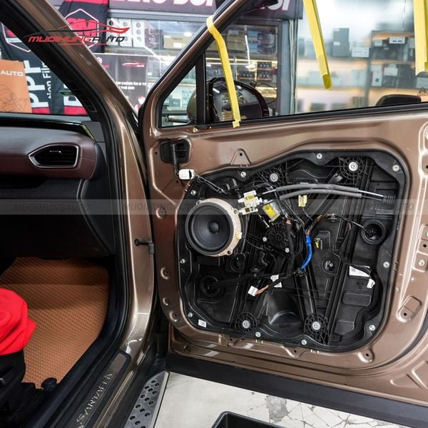 Độ Loa Cánh Ô Tô Hyundai Santafe 2020