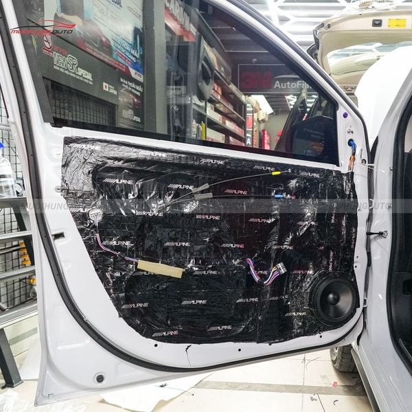 Độ Loa Cánh Ô Tô Mitsubishi Attrage 2023