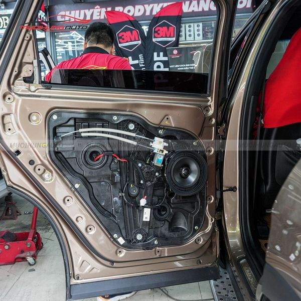 Độ Loa Cánh Ô Tô Hyundai Santafe 2020