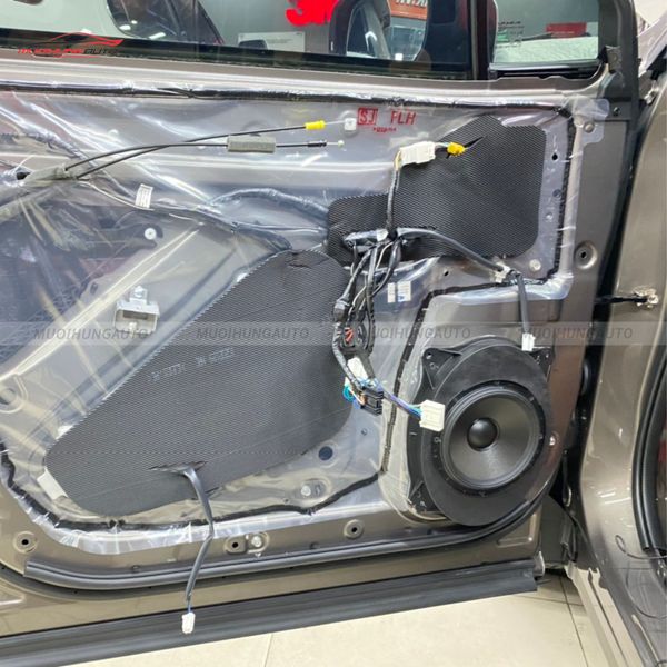 Độ Loa Cánh Ô Tô Subaru Forester