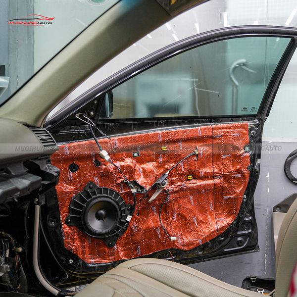 Độ Loa Cánh Ô Tô Toyota Camry 2009