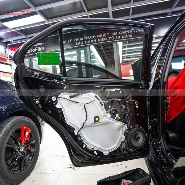 Độ Loa Cánh Ô Tô Toyota Camry 2019