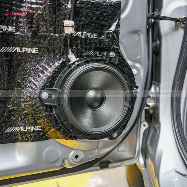 Độ Loa Cánh Ô Tô Toyota Innova 2018