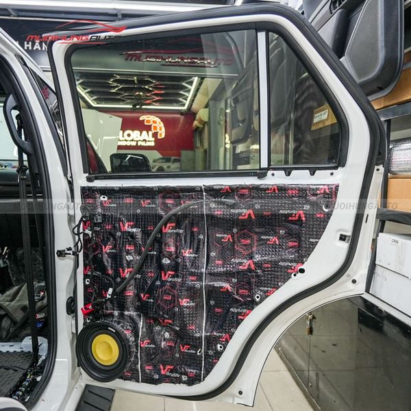 Độ Loa Cánh Ô Tô Ford Everest 2024