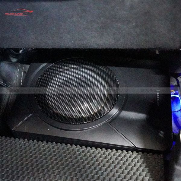 Độ Loa Sub Mitsubishi Outlander 2020