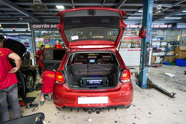 Độ Loa Sub Hanma SW806 Cho Xe Volkswagen Polo 2022