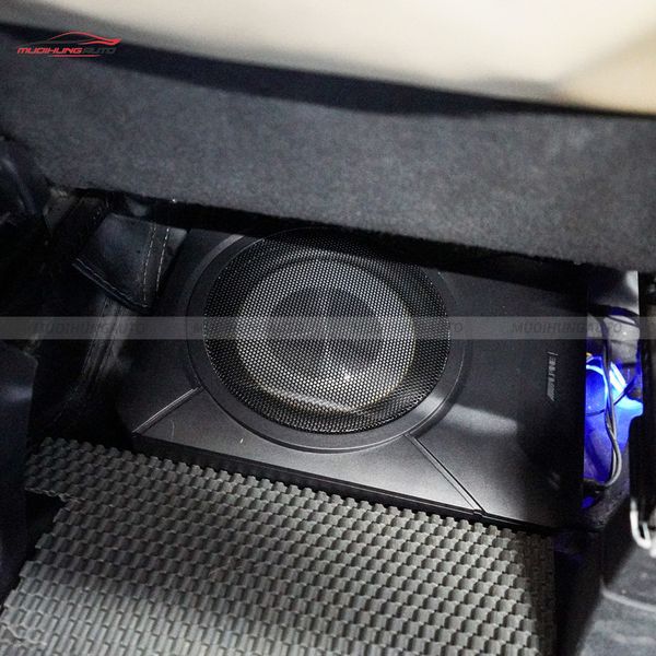 Độ Loa Sub Mitsubishi Outlander 2020