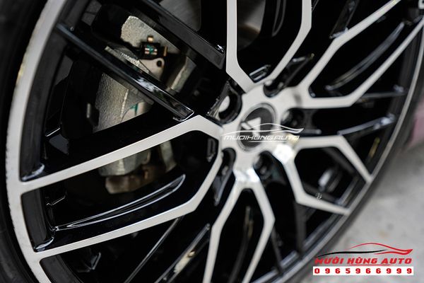Độ mâm 18inch chính hãng cho Toyota Camry 2019