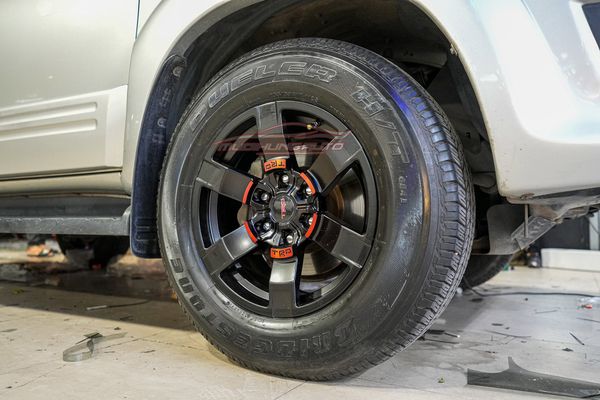 Độ Mâm Lazang 17 Inch Thể Thao Cho Xe Toyota Fortuner