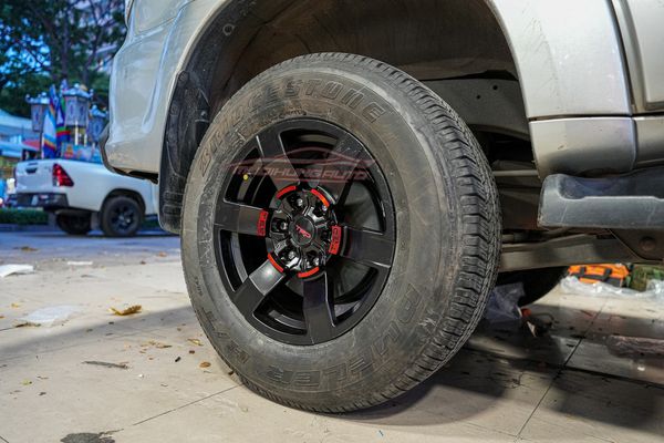 Độ Mâm Lazang 17 Inch Thể Thao Cho Xe Toyota Fortuner
