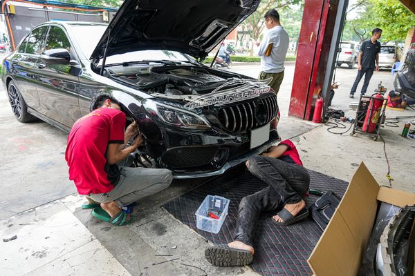 Độ Mặt Ga Lăng Mẫu GLC63 Cho Xe Mercedes C250 AMG 2015