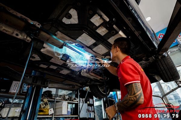 Độ Pô On/Off Thể Thao Cho Xe Porsche Panamera Cao Cấp