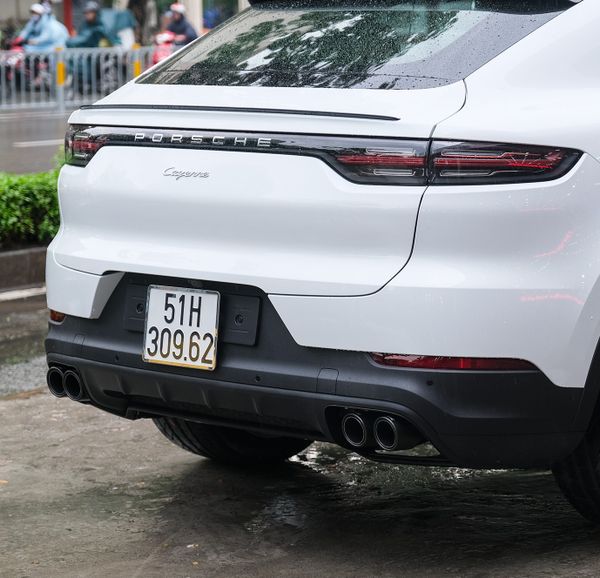 Độ pô Akrapovic cao cấp xe Porsche Cayenne 2019