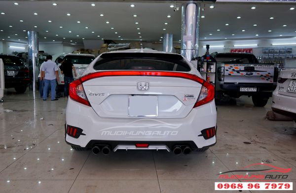 Độ Pô Akrapovic Đôi Cho Honda Civic Tại TPHCM
