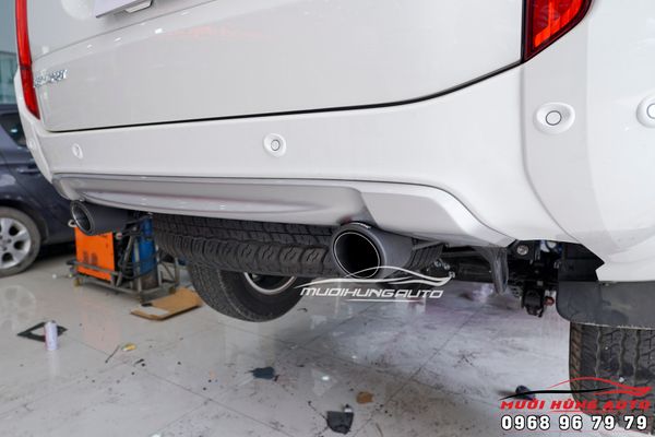 Độ Pô Thể Thao Akrapovic Chính Hãng Cho Xe Mitsubishi Pajero Sport